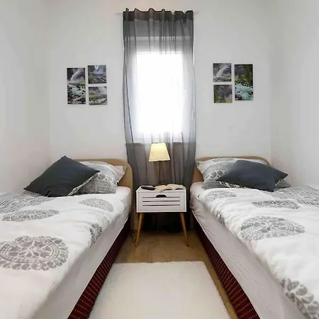 Bellavista Apartment *